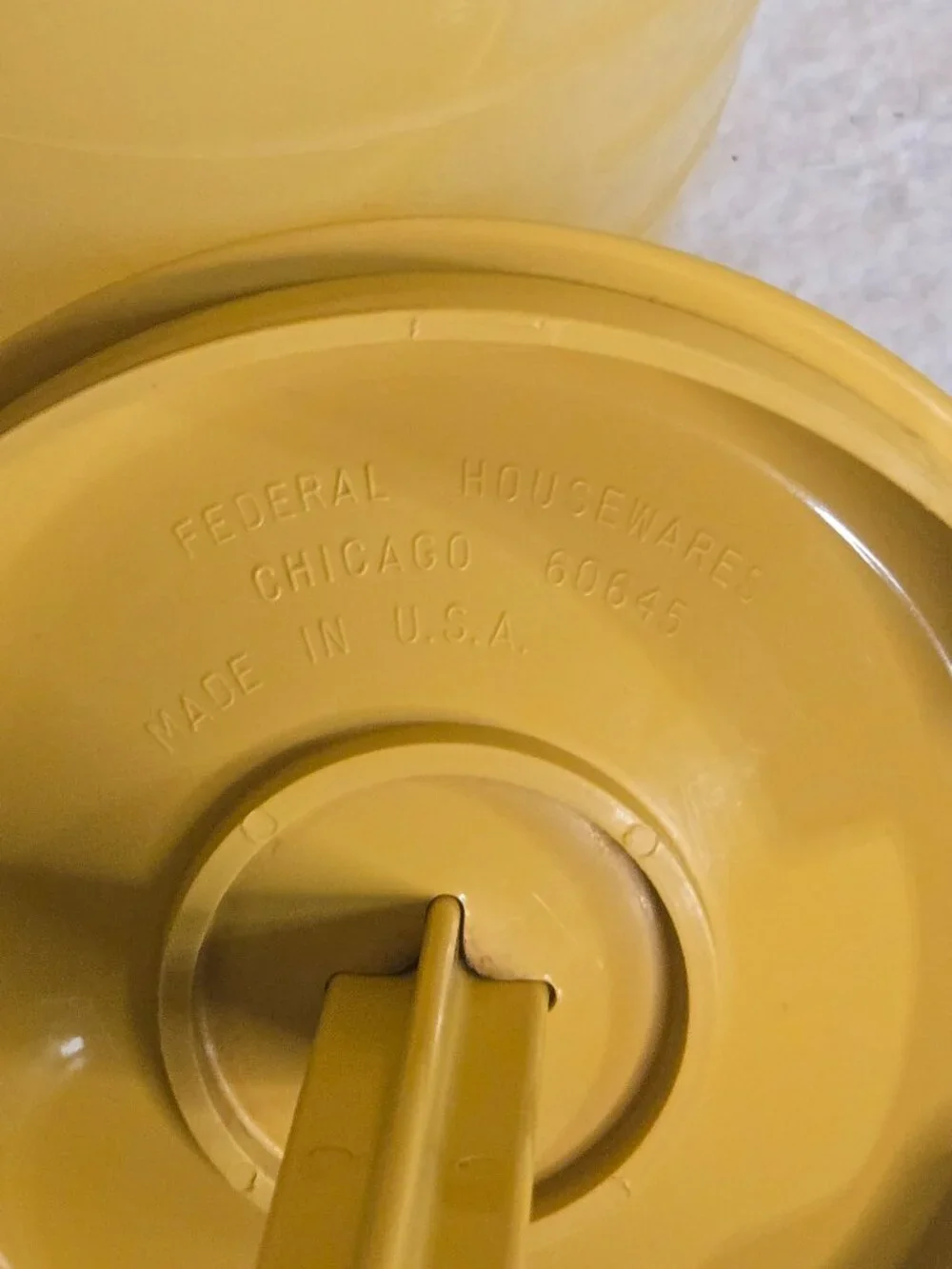 Vintage 2 Qt Federal Housewares Measuring Mixer Pitcher Yellow 1970s